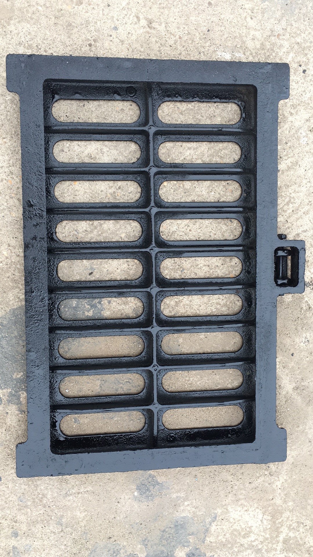 球墨铸铁篦子在道路中的应用起到的作用 